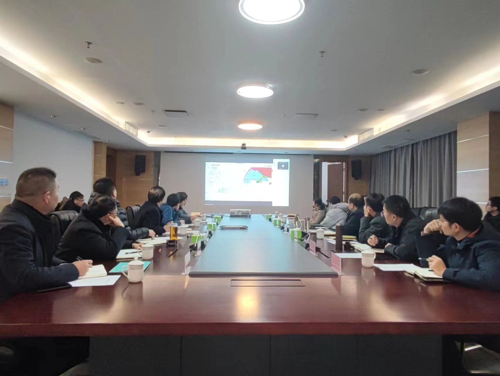 集團召開黃海新區(qū)濱海片區(qū)供熱管道、公共2.jpg